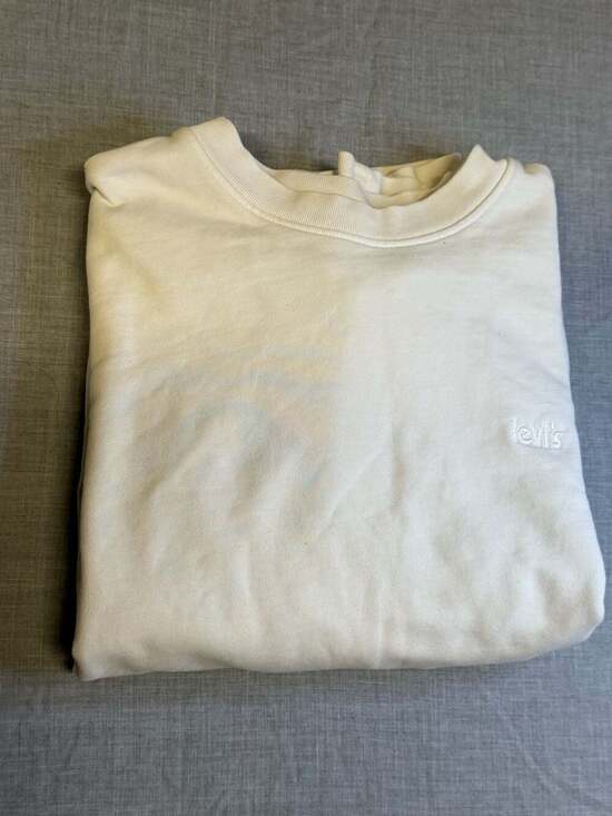 Levi's Other - Levi's Embroidered Logo Crewneck Sweatshirt Cream Size L